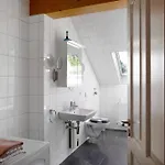 Gutshaus Am Teich Apartment Neukloster
