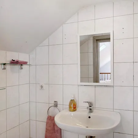 Apartment Gutshaus Am Teich Neukloster